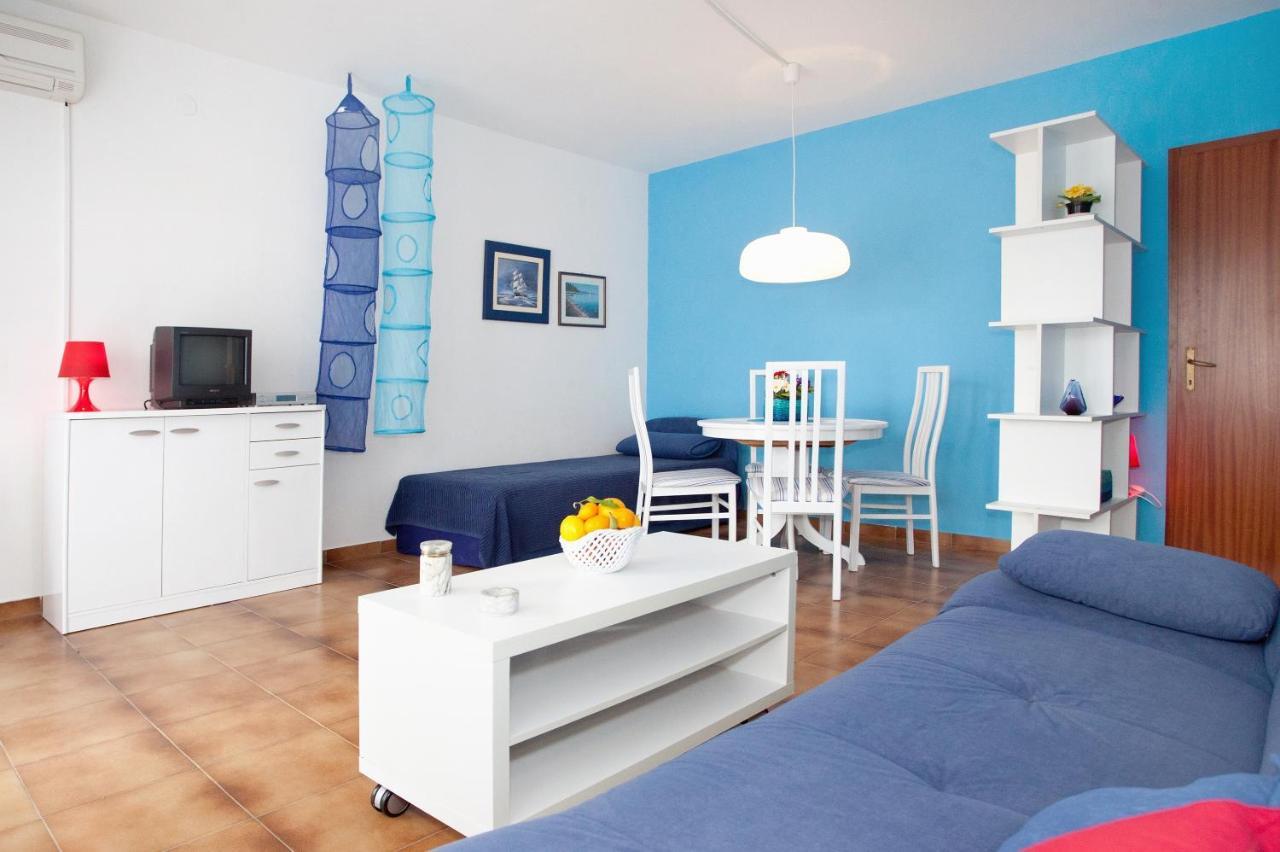 Apartments By The Sea Rastici, Ciovo - 2104 Τρογκίρ Εξωτερικό φωτογραφία