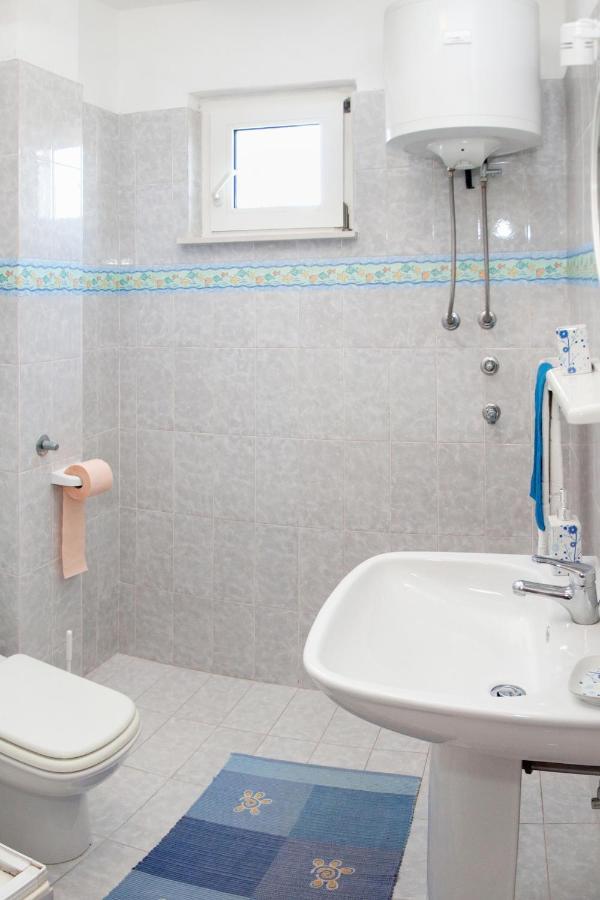 Apartments By The Sea Rastici, Ciovo - 2104 Τρογκίρ Εξωτερικό φωτογραφία