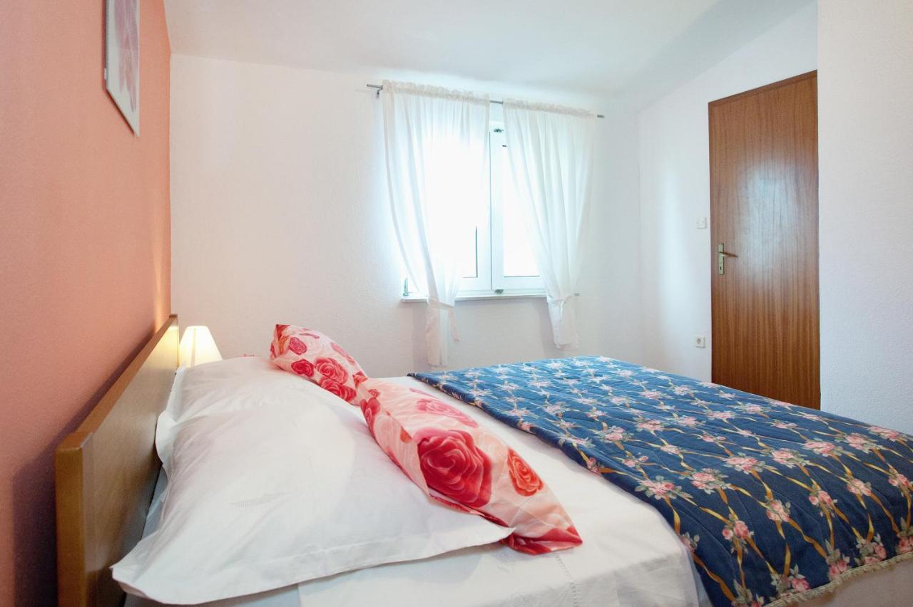 Apartments By The Sea Rastici, Ciovo - 2104 Τρογκίρ Εξωτερικό φωτογραφία