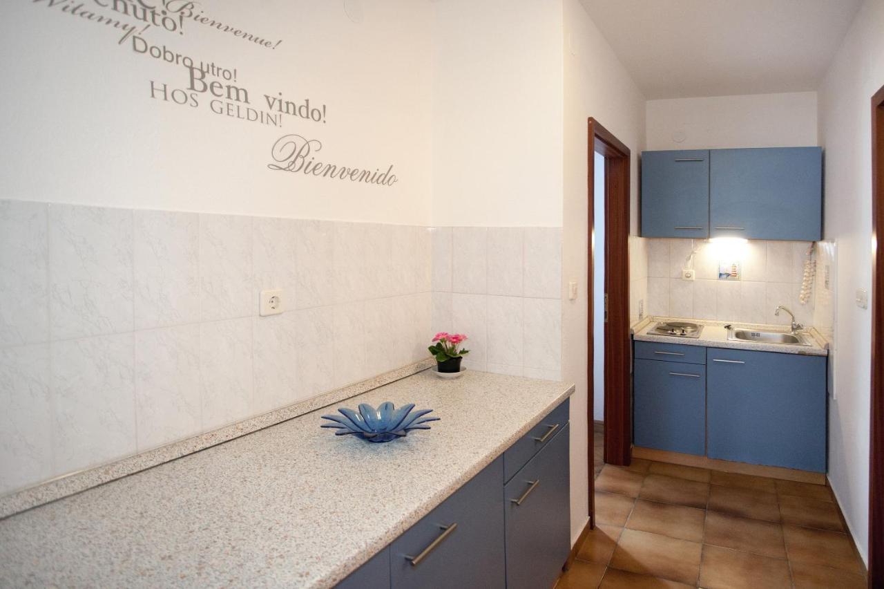 Apartments By The Sea Rastici, Ciovo - 2104 Τρογκίρ Εξωτερικό φωτογραφία